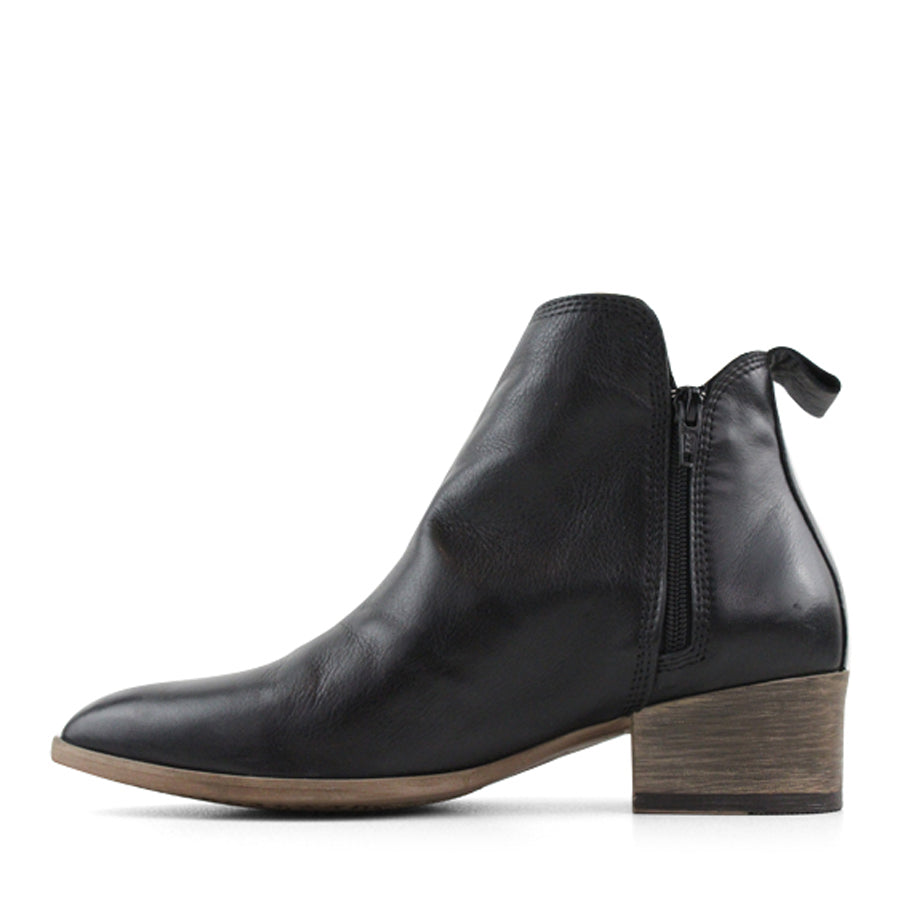 BLACK ZIP UP POINTED TOE ANKLE BOOT