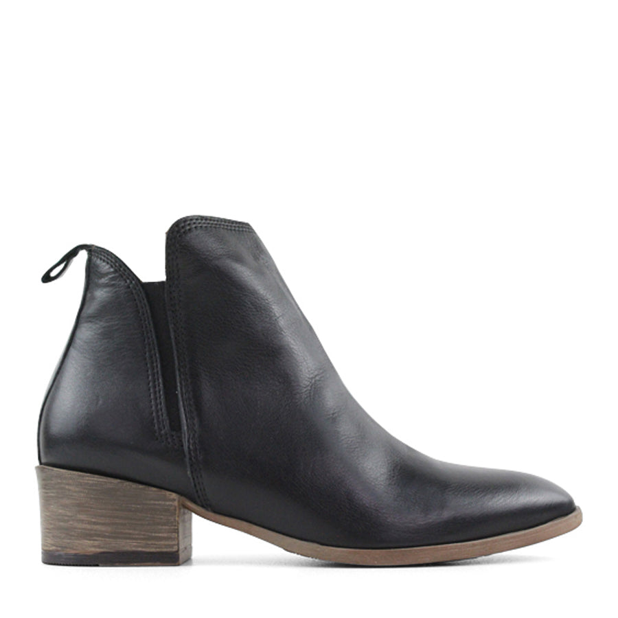 BLACK ZIP UP POINTED TOE ANKLE BOOT