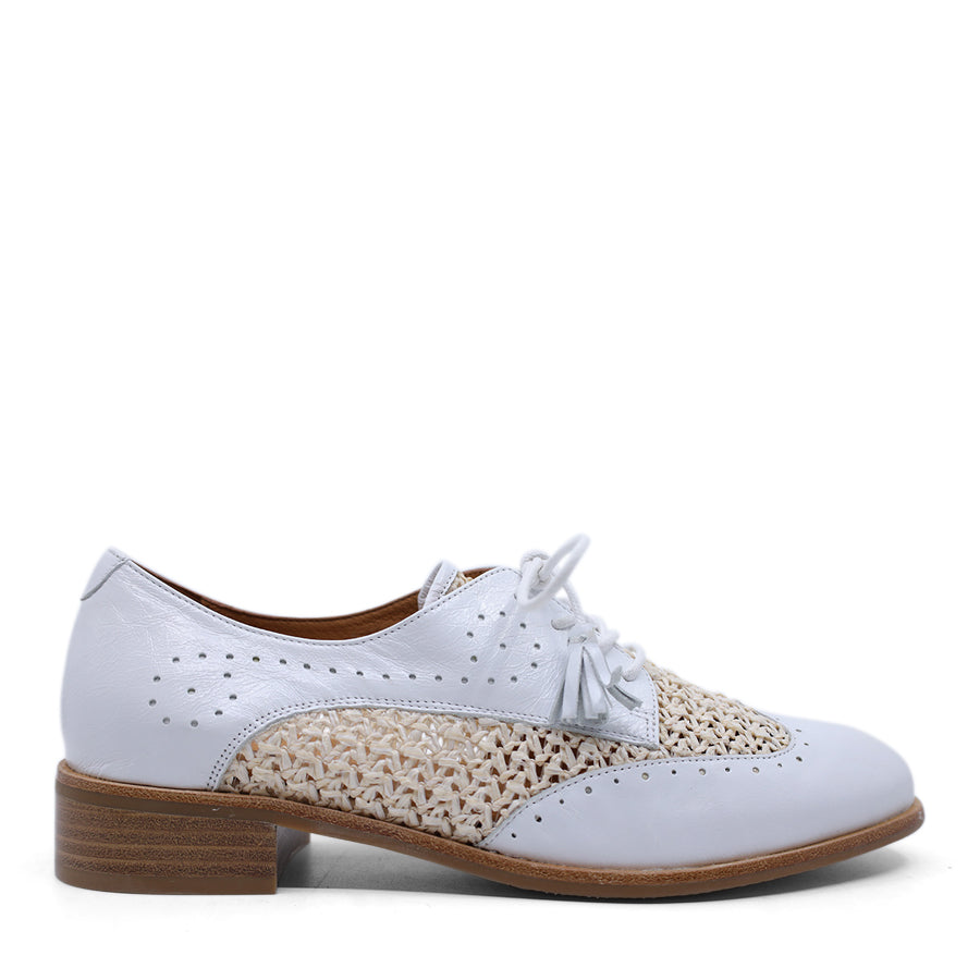 WHITE LASERCUT WEAVE LACE UP FLAT SHOE