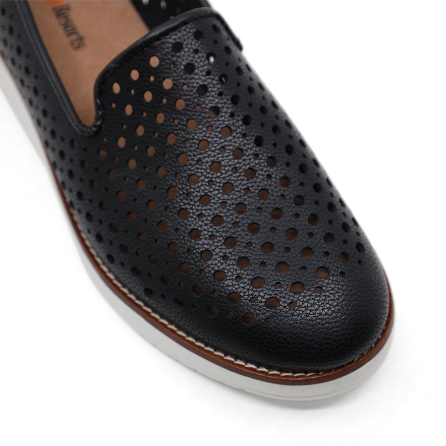 BLACK SLIP ON LASERCUT DETAIL FLAT SHOE