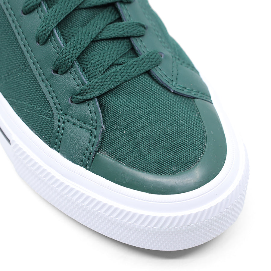 GREEN LOW TOP LACE UP SNEAKER