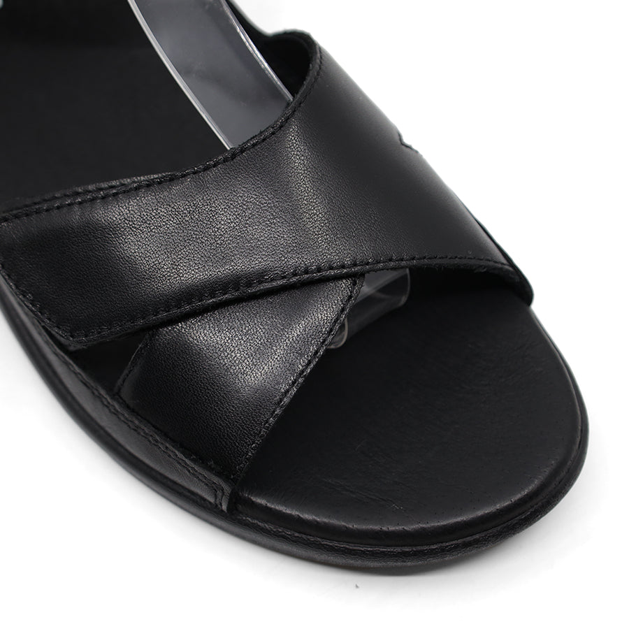 BLACK ADJUSTABLE VELCRO STRAP SANDAL