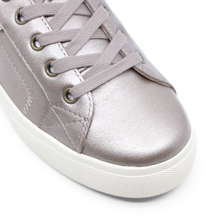 CHAMPAGNE METALLIC LACE UP SNEAKER